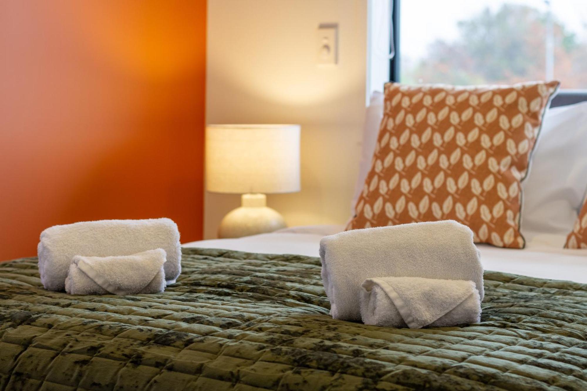 Serene Living 2 Bed With Carpark Christchurch Esterno foto