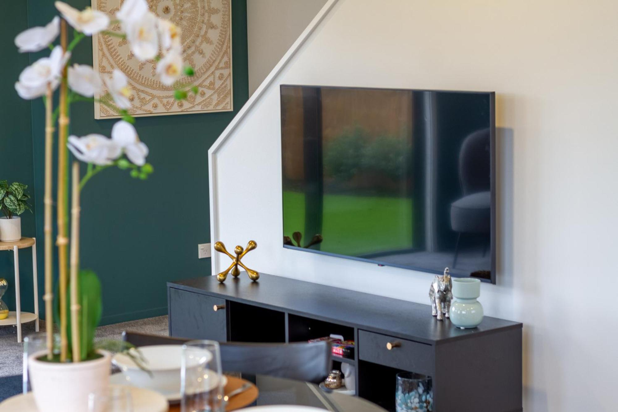 Serene Living 2 Bed With Carpark Christchurch Esterno foto