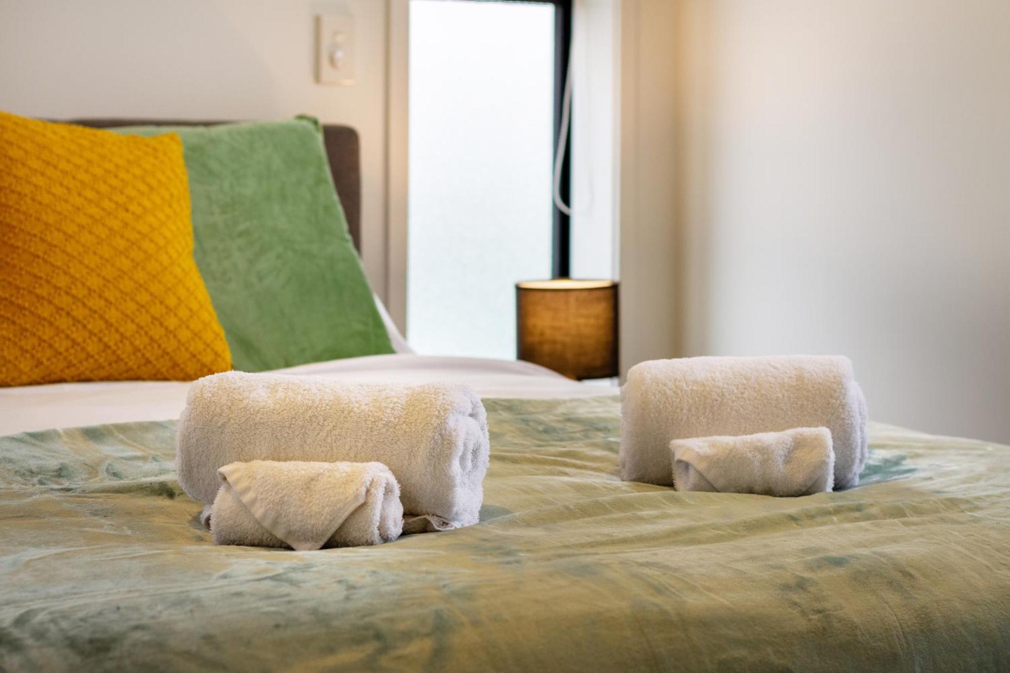 Serene Living 2 Bed With Carpark Christchurch Esterno foto
