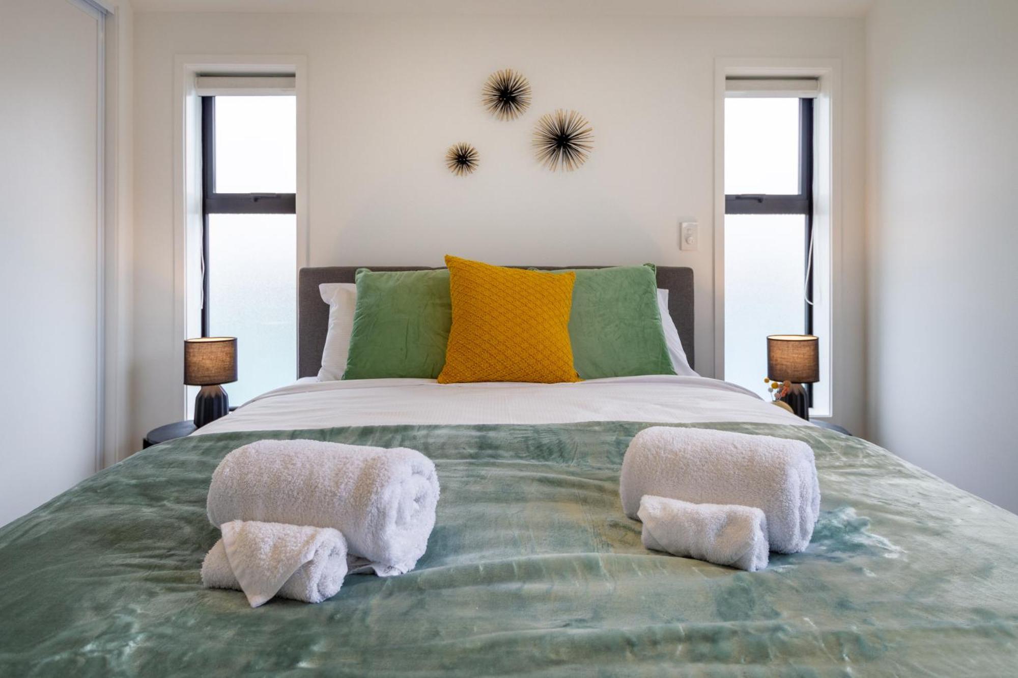 Serene Living 2 Bed With Carpark Christchurch Esterno foto