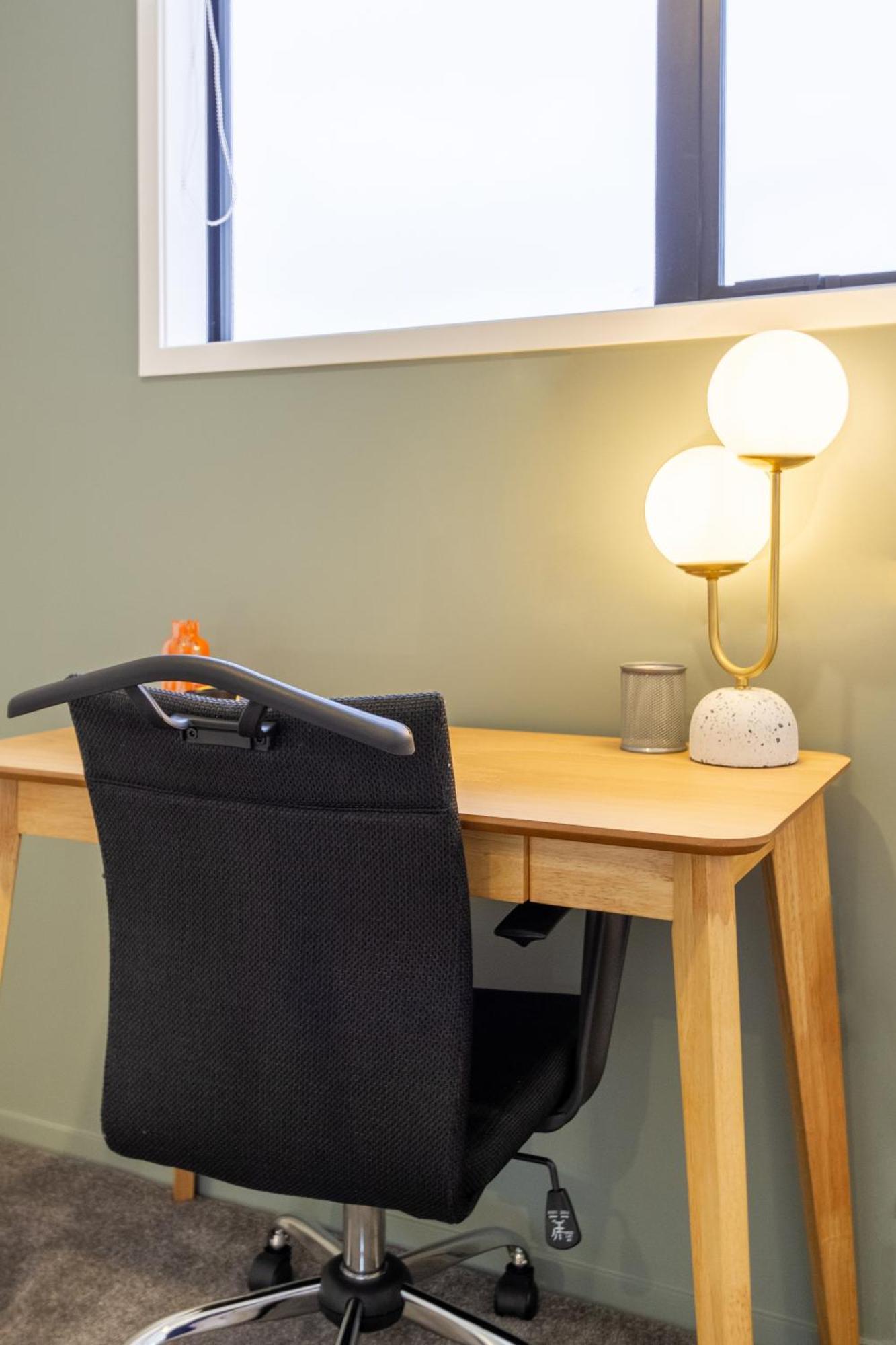 Serene Living 2 Bed With Carpark Christchurch Esterno foto