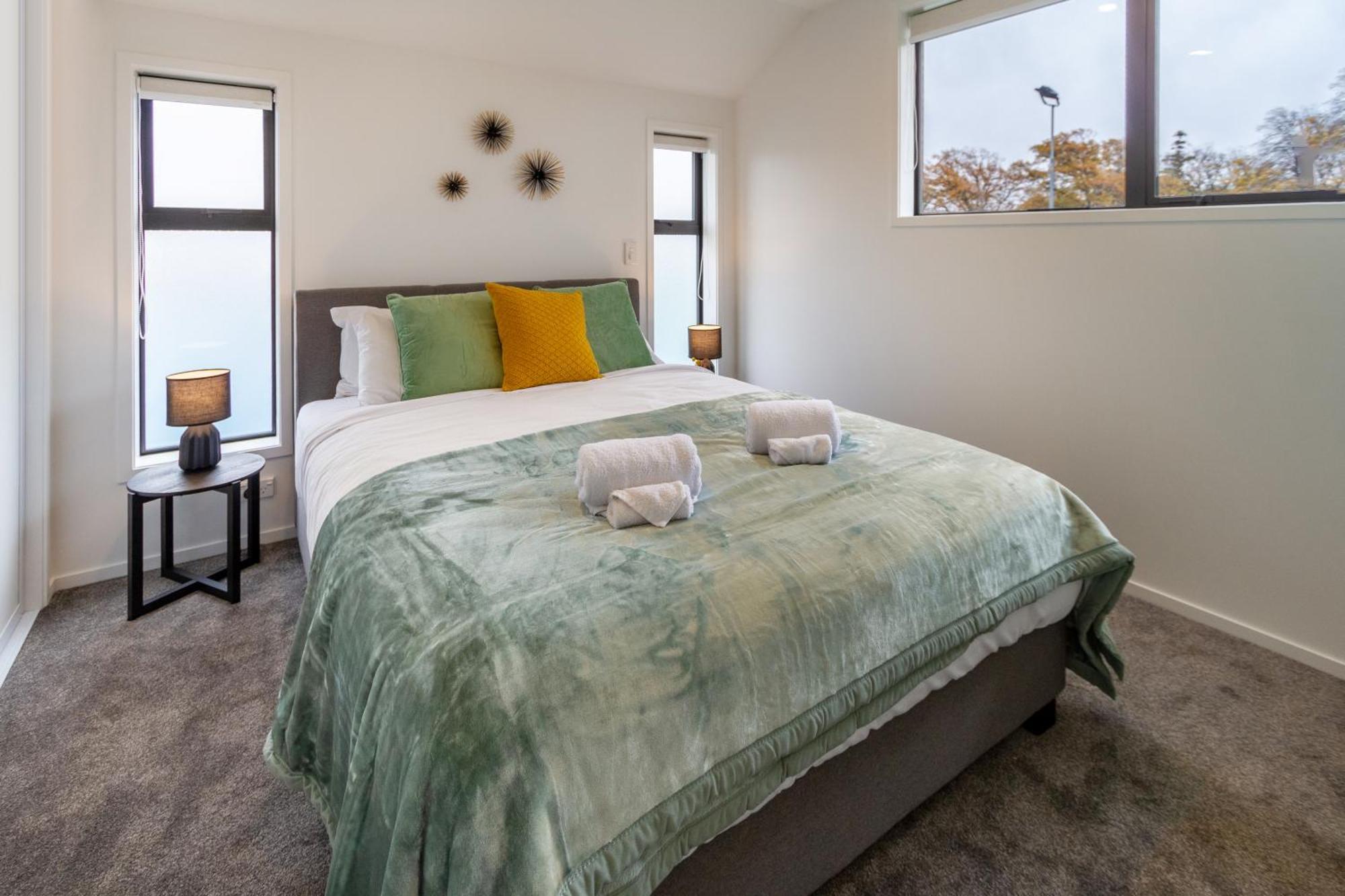 Serene Living 2 Bed With Carpark Christchurch Esterno foto