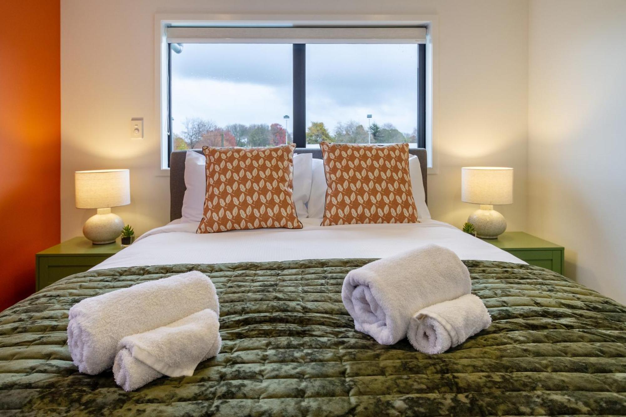 Serene Living 2 Bed With Carpark Christchurch Esterno foto